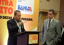 Salvador, Bahia, Brasil, 23.02.2016 Encontro do governo do estado com empresários para entrar em combate ao Aedes aegypti. Na foto: Rui Costa(Governador do Estado da Bahia) e Antonio Ricardo Alban(Presidente da FIEB) Foto: Angelo Pontes/Coperphoto/Sistema FIEB Esta fotografia oficial do Sistema FIEB está sendo disponibilizada apenas para publicação por organizações de notícias e assessorias de comunicação ou para impressão de uso pessoal pelo sujeito (s) da fotografia. A fotografia não pode ser manipulada de qualquer maneira e não pode ser utilizada em materiais comerciais ou políticos, anúncios, produtos e promoções. Sendo obrigatória a divulgação do crédito do autor da fotografia junto com a própria imagem.