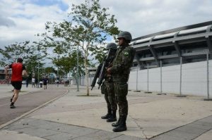 Forças de segurança fazem teste nas imediações do Maracanã