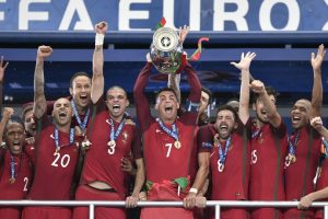 Título europeu faz Portugal chegar à sexta colocação (Foto: Martin Meissner / AP)