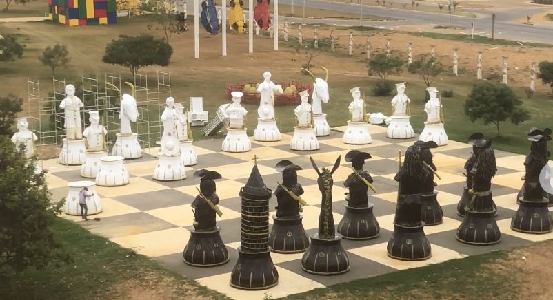 Peças de xadrez de plástico gigante